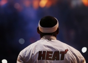 开云棋牌试玩-双线交响，德布劳内大师级爆发引领曼城，尤文图斯高效碾压塞维利亚展露獠牙