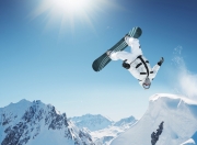 游戏试玩模拟器-硬仗之王！曼联式胜利助巴西破局，贝林厄姆再创传奇纪录