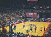 棋牌游戏-铁血蓝黑启示录，当NBA季后赛的窒息防守遇见国际米兰的战术锁链