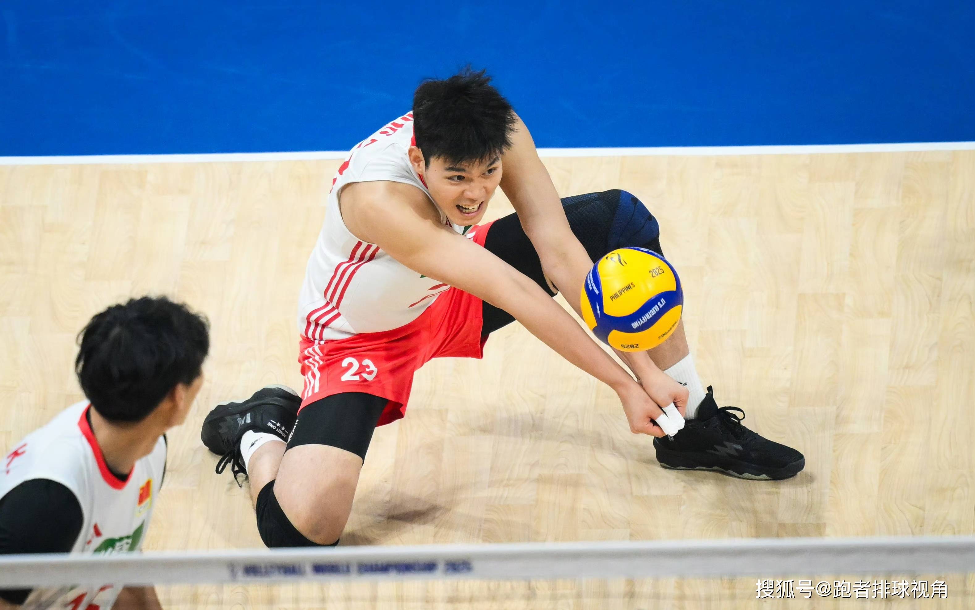 东道主运动员激情出局，观众失望的简单介绍