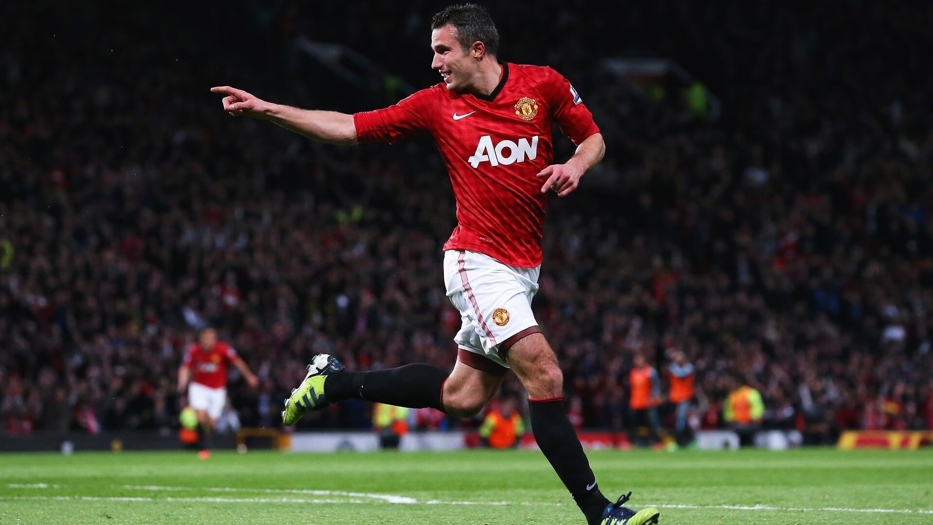 绿茵场上的双重风暴，英超争冠白热化与亚洲足坛的震撼之夜